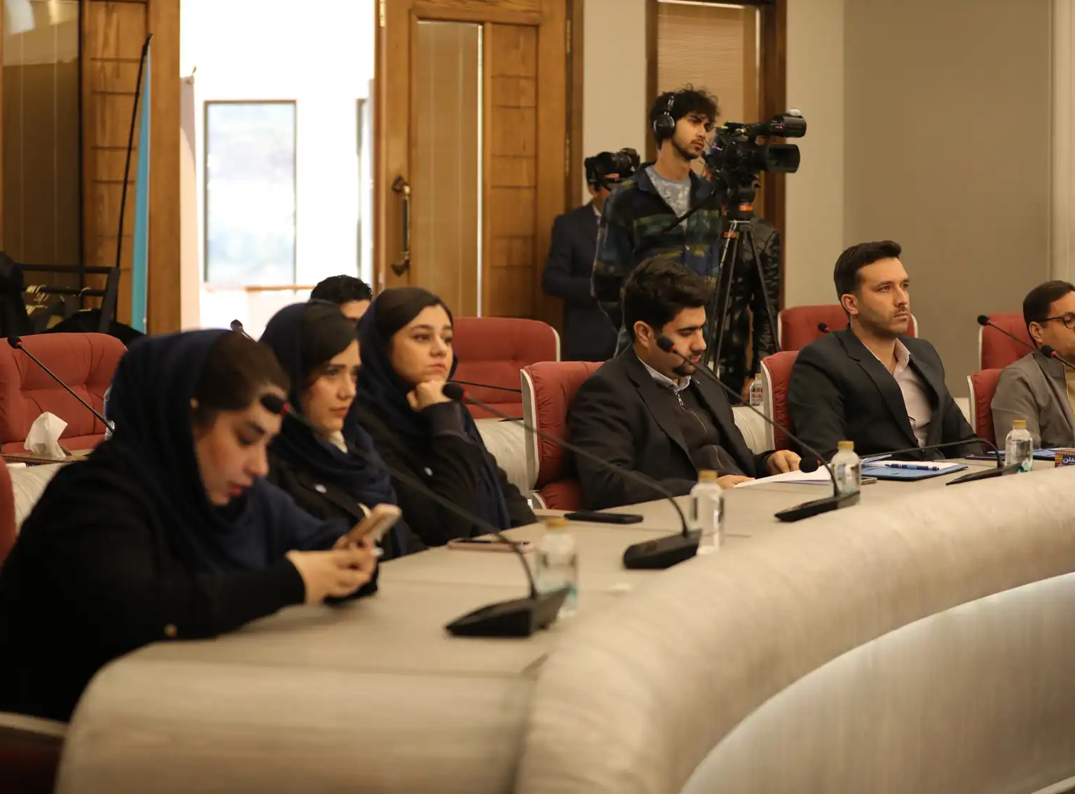 تصویر پشتیبانی-1